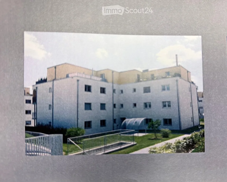 Helle 5.5-Zimmer-Wohnung mit Balkon und schöner Aussicht in Nürensdorf