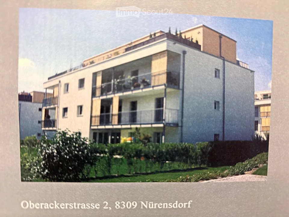Helle 5.5-Zimmer-Wohnung mit Balkon und schöner Aussicht in Nürensdorf