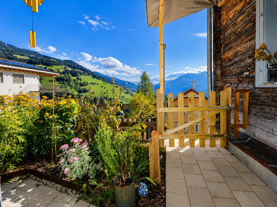 Charmante maisonnette 5 pièces à Andiast – Flair alpin rustique avec confort moderne