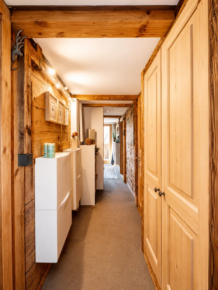 Charmante maisonnette 5 pièces à Andiast – Flair alpin rustique avec confort moderne