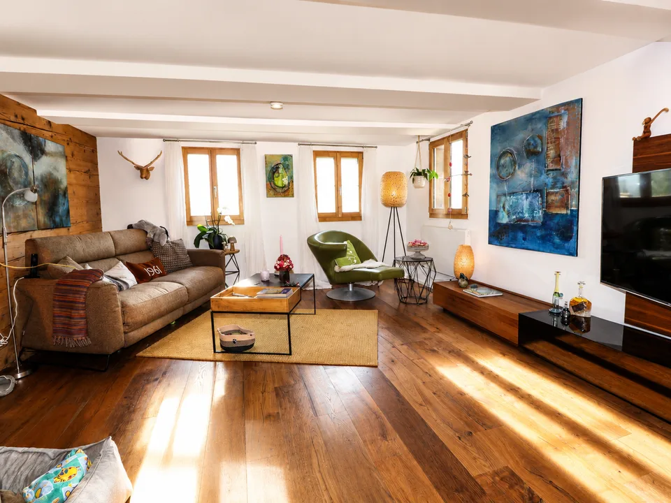 Charmante maisonnette 5 pièces à Andiast – Flair alpin rustique avec confort moderne