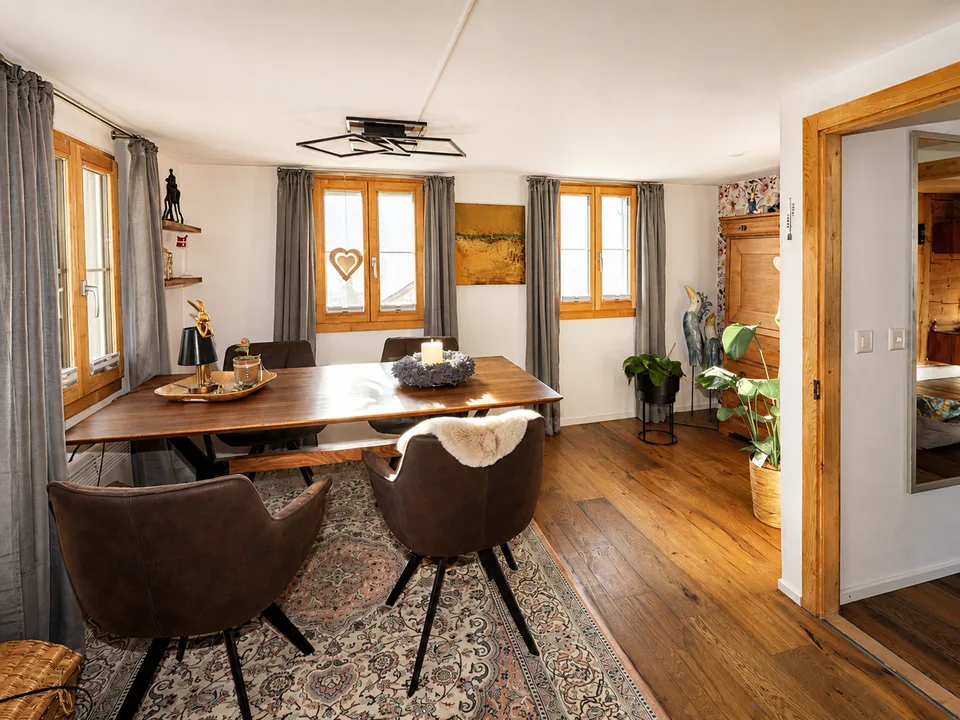 Charmante maisonnette 5 pièces à Andiast – Flair alpin rustique avec confort moderne
