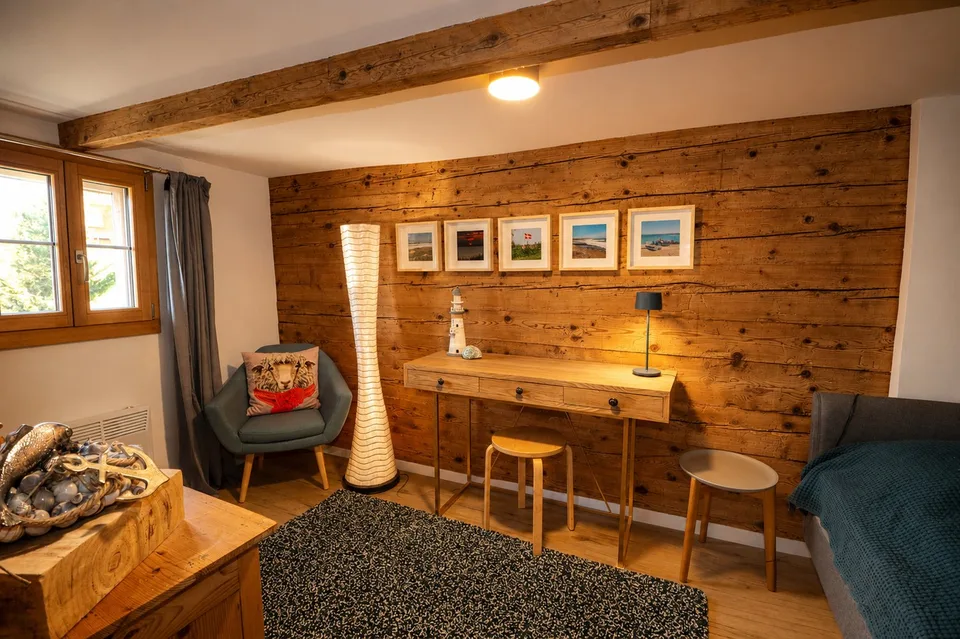 Charmante maisonnette 5 pièces à Andiast – Flair alpin rustique avec confort moderne