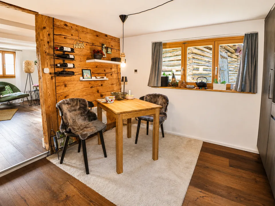 Charmante maisonnette 5 pièces à Andiast – Flair alpin rustique avec confort moderne