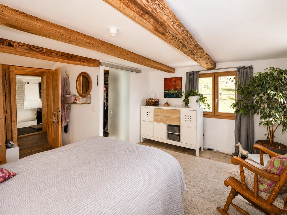 Charmante maisonnette 5 pièces à Andiast – Flair alpin rustique avec confort moderne