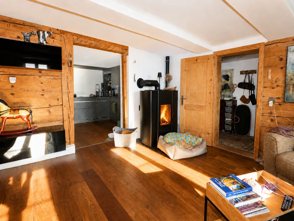 Charmante maisonnette 5 pièces à Andiast – Flair alpin rustique avec confort moderne
