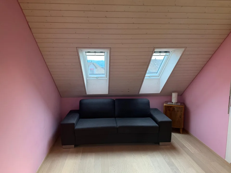 Spacious 4-5 room attic apartment for rent in Stäfa