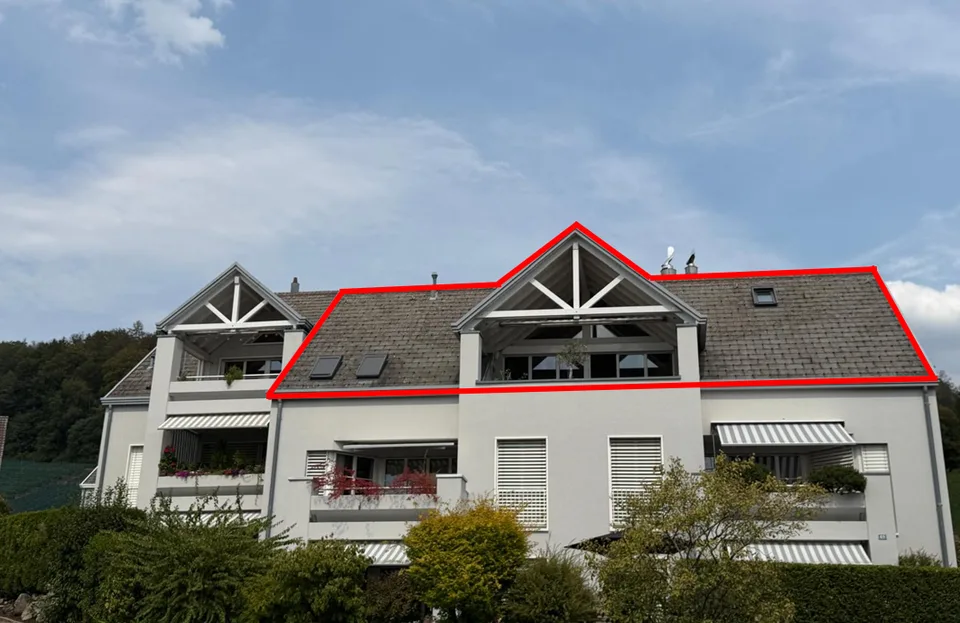 Spacious 4-5 room attic apartment for rent in Stäfa