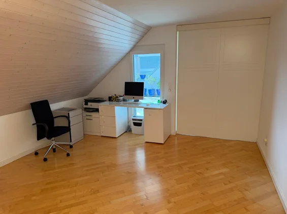 Spacious 4-5 room attic apartment for rent in Stäfa
