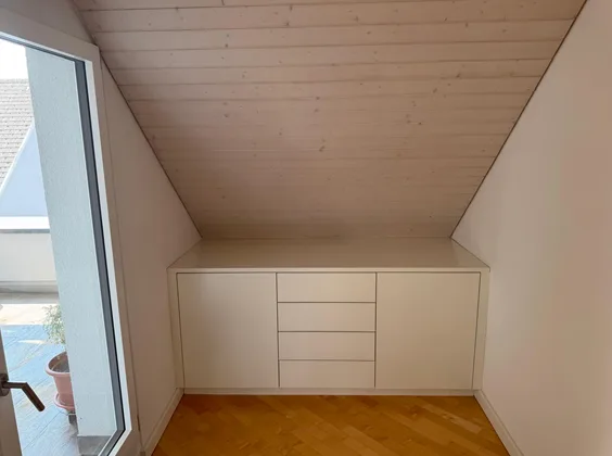 Spacious 4-5 room attic apartment for rent in Stäfa