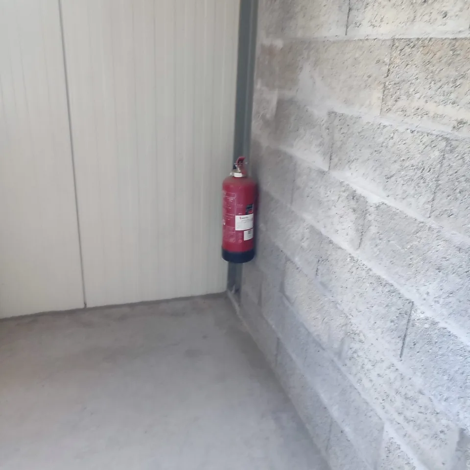 Halle industrielle neuve à louer à Saxon – 135 m²