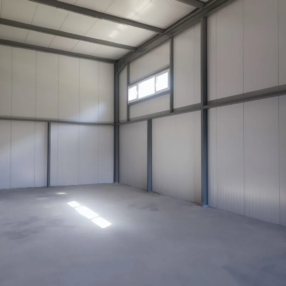 Halle industrielle neuve à louer à Saxon – 135 m²