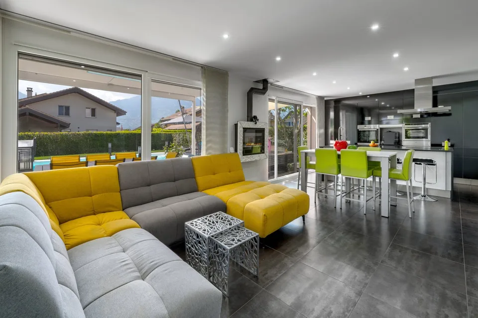 BEX - TRES BELLE MAISON INDIVIDUELLE AVEC STUDIO INDEPENDANT