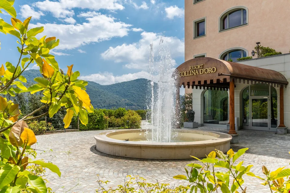 COLLINA D'ORO-AGRA - Lussuoso appartamento di 276 mq con ampia loggia e vista lago (Rif. 303)