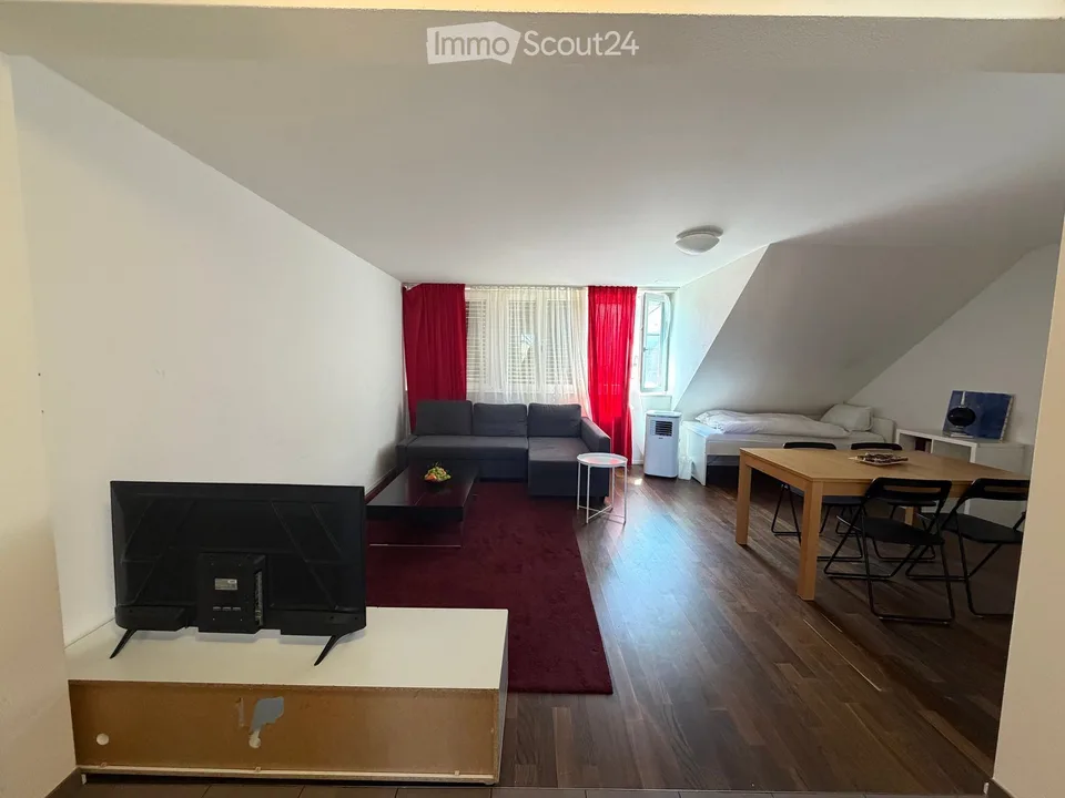 Spacious 4.5-room attic apartment on Technikumstrasse in Winterthur