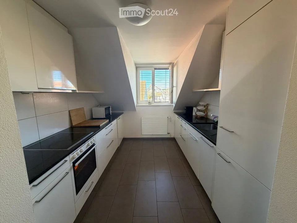 Spacious 4.5-room attic apartment on Technikumstrasse in Winterthur