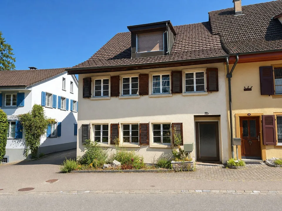 Grosszügig, hell & zentral wohnen in Bretzwil