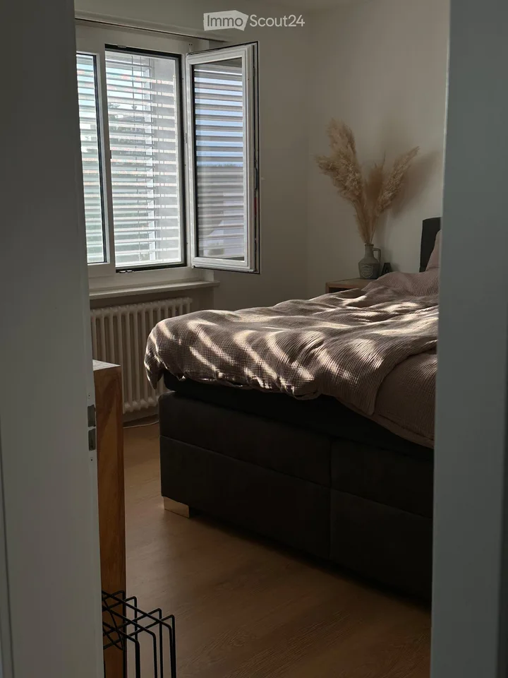 Helle, renovierte 3.5-Zimmer-Wohnung mit grossem Sonnenbalkon