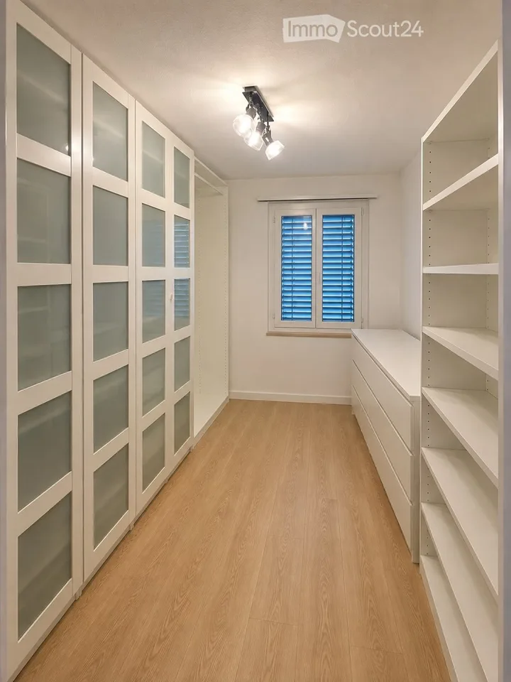 Helle, renovierte 3.5-Zimmer-Wohnung mit grossem Sonnenbalkon