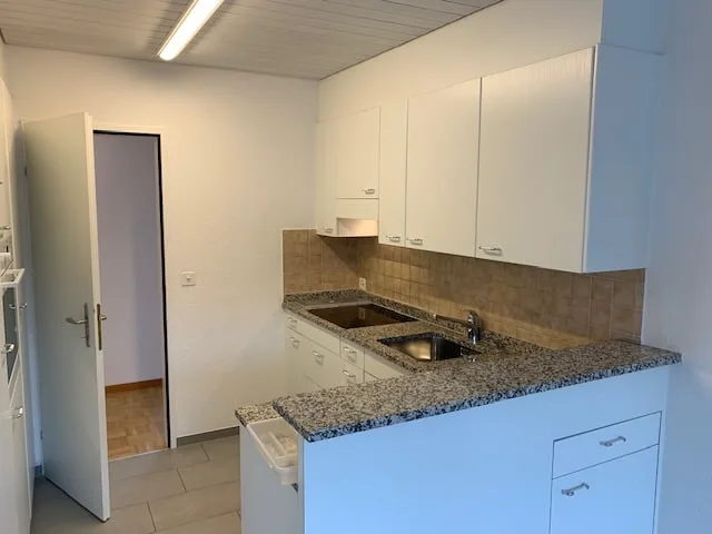 Spacious, bright apartment in a well-maintained building