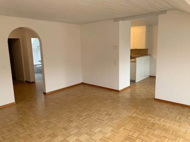Spacious, bright apartment in a well-maintained building