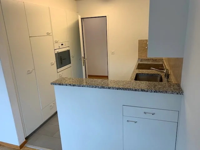 Spacious, bright apartment in a well-maintained building