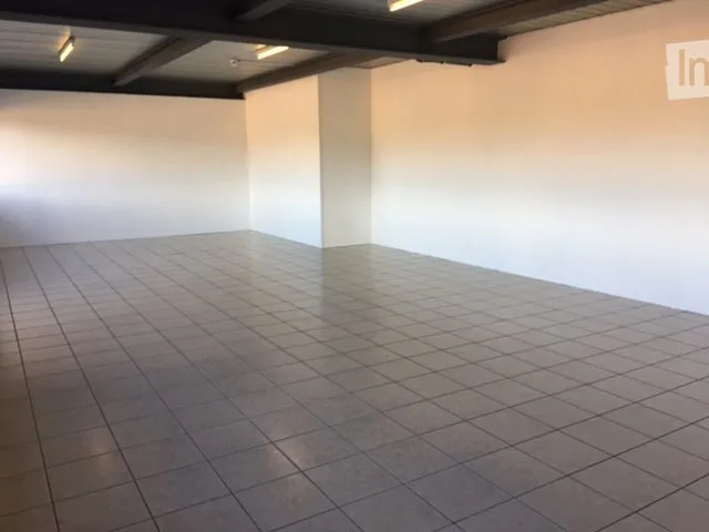 Espace commercial 180 m² – utilisable de manière flexible avec ascenseur 1,5 tonnes