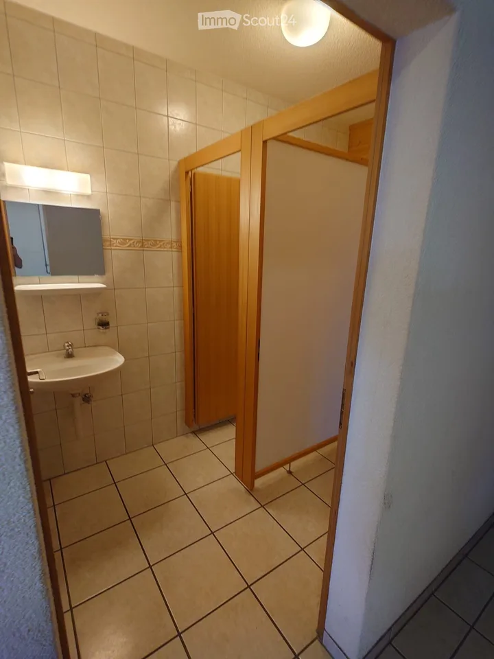 Espace commercial 180 m² – utilisable de manière flexible avec ascenseur 1,5 tonnes