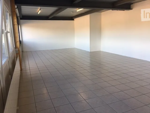 Espace commercial 180 m² – utilisable de manière flexible avec ascenseur 1,5 tonnes