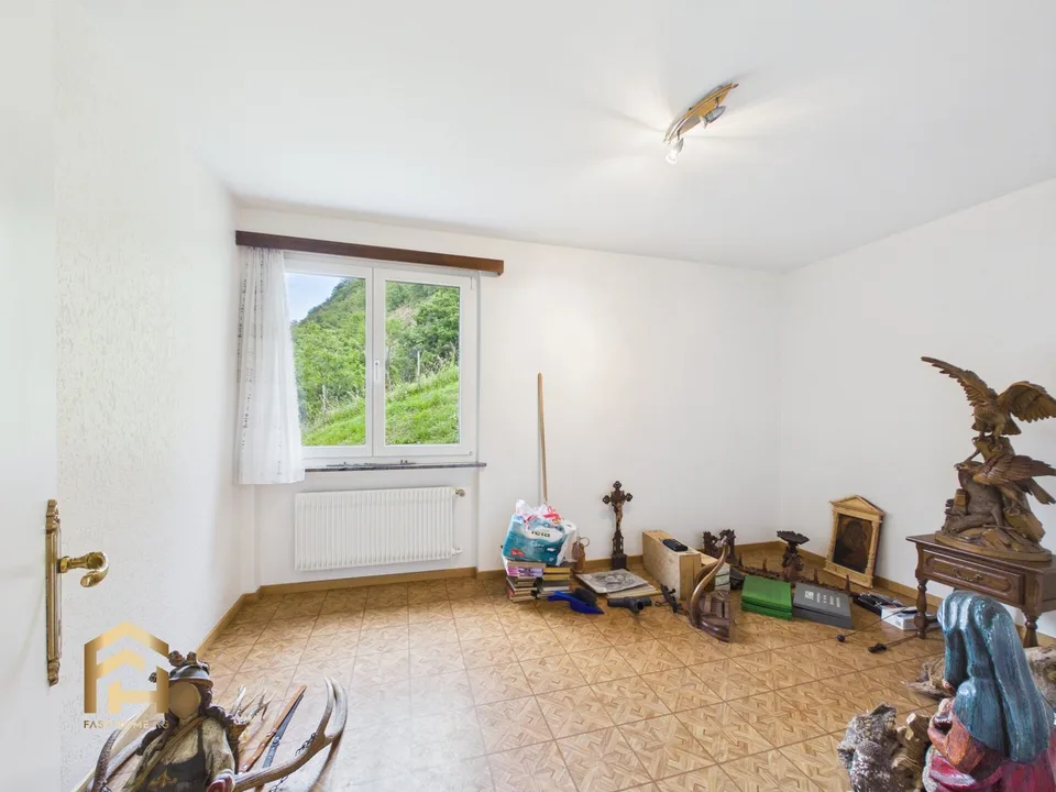 Opportunità di investimento attraente: Appartamento di 4,5 locali ristrutturato con piccolo balcone