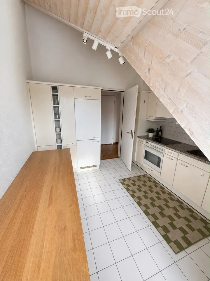 Charmante 2.5-Zimmer-Dachwohnung in Kloten