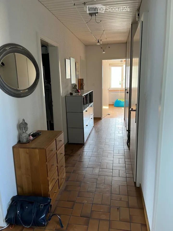 Helle 4.5-Zimmer-Wohnung mit Balkon in Gwatt/Thun