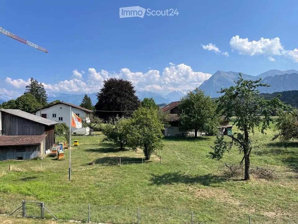 Helle 4.5-Zimmer-Wohnung mit Balkon in Gwatt/Thun