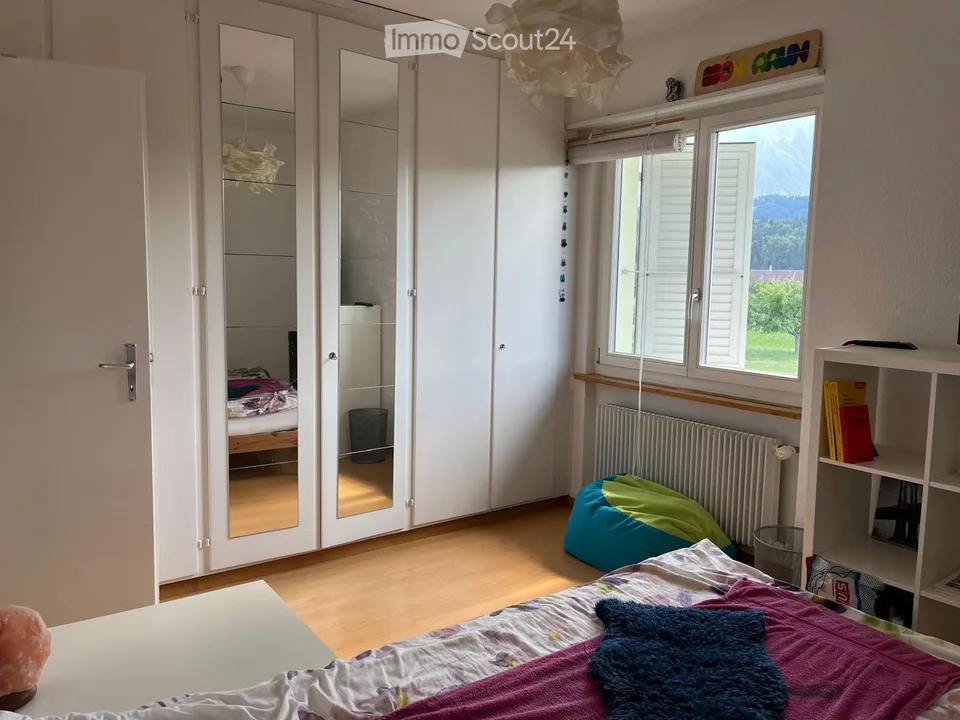 Helle 4.5-Zimmer-Wohnung mit Balkon in Gwatt/Thun