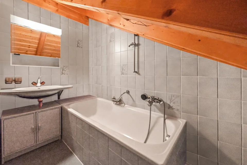 LES DIABLERETS - COQUET APPARTEMENT DE 2,5 PIECES AUX COMBLES