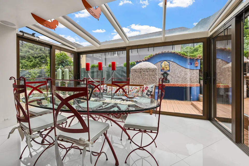 Schöne Villa mit 8 Zimmern, Pool und Garten in Bouveret