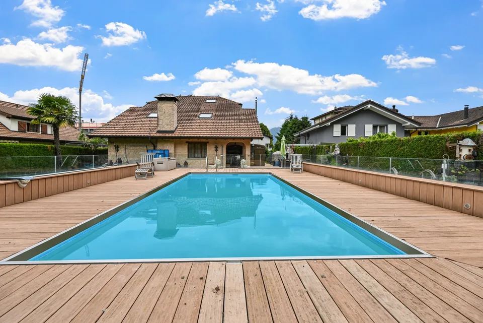 BOUVERET - BELLE VILLA INDVIDUELLE 8 PIECES AVEC PISCINE ET JARDIN