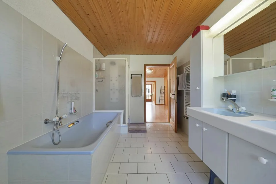 Maison individuelle détachée avec terrain attenant dans un excellent emplacement