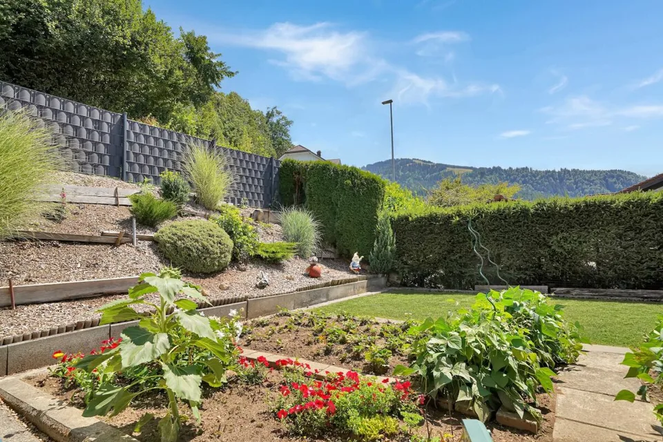 Maison individuelle détachée avec terrain attenant dans un excellent emplacement