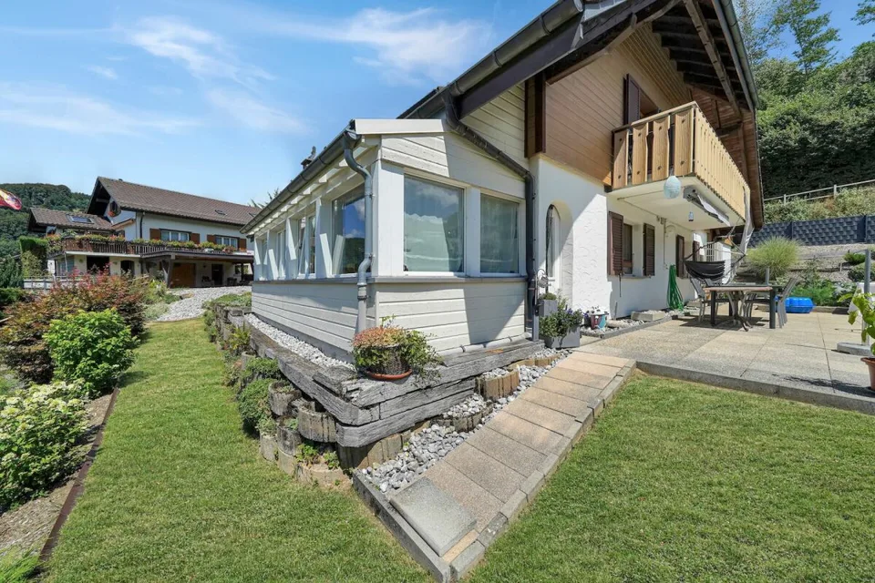 Maison individuelle détachée avec terrain attenant dans un excellent emplacement
