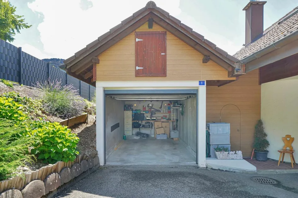 Maison individuelle détachée avec terrain attenant dans un excellent emplacement