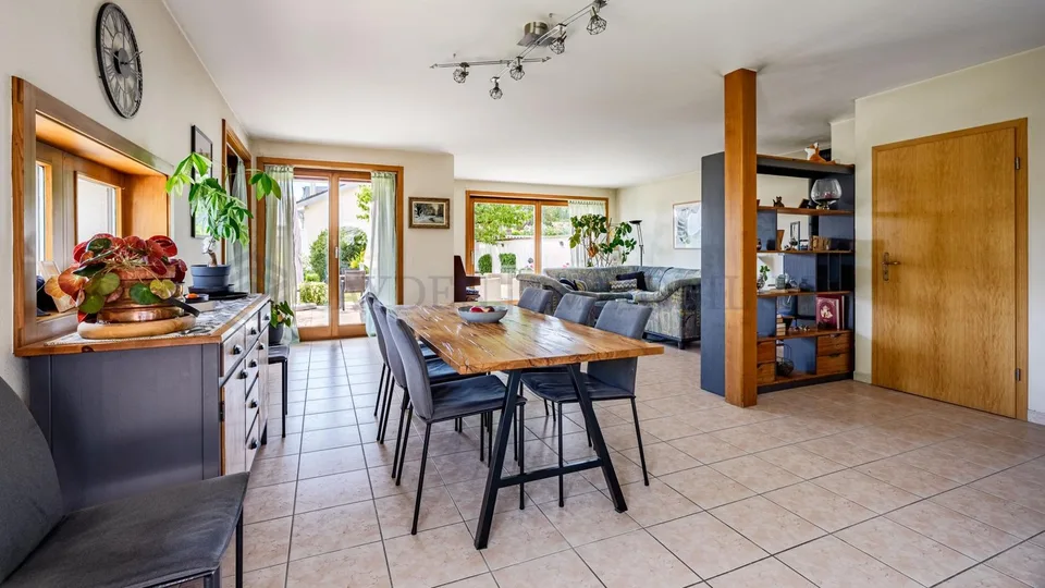 Ensemble von 2 Villen auf über 1000 m2