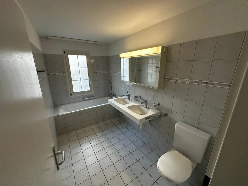 Charming 4.5 room apartment with seating area and balcony