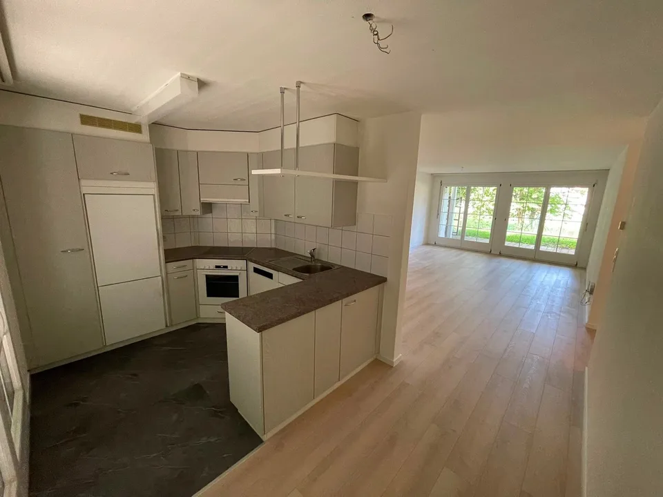 Charming 4.5 room apartment with seating area and balcony