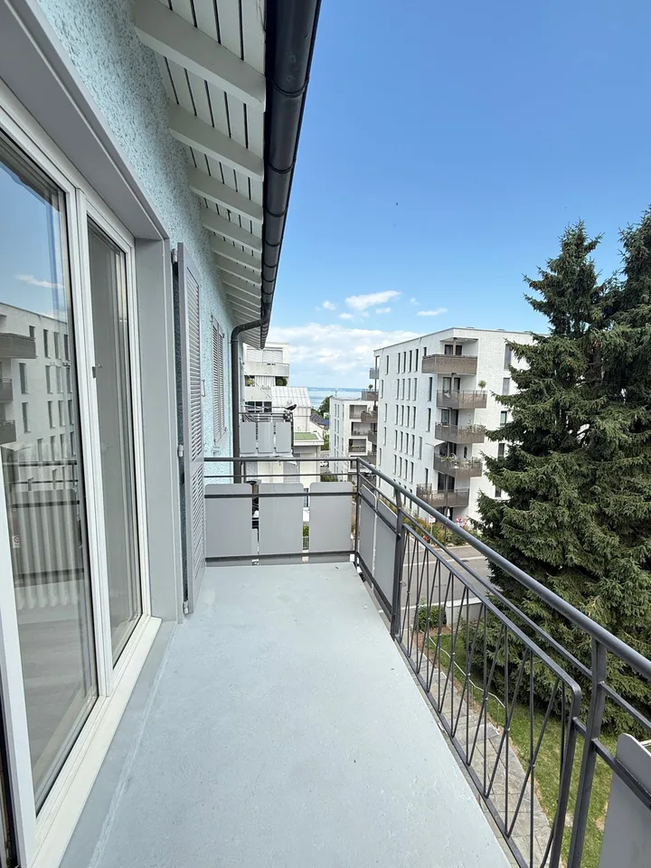Appartamento luminoso 2.0 locali con balcone nel centro di Rorschach!