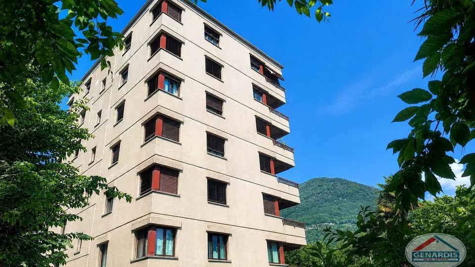 Lugano, Centrale,  Luminoso, Spazioso Appartamento con due Terrazze