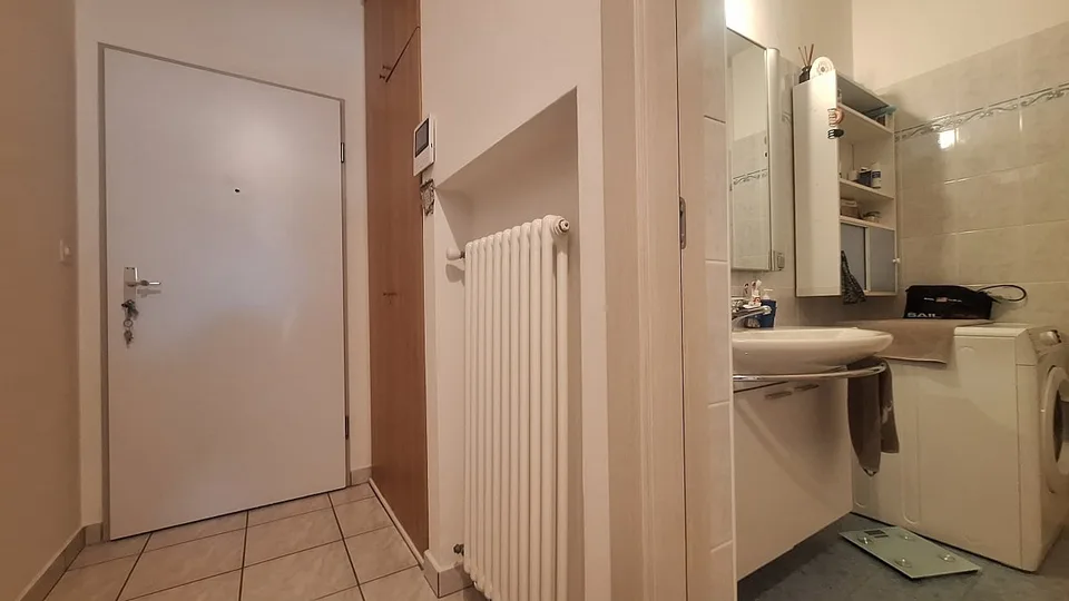 Lugano Center, Bright Apartment with Terrace, Basement