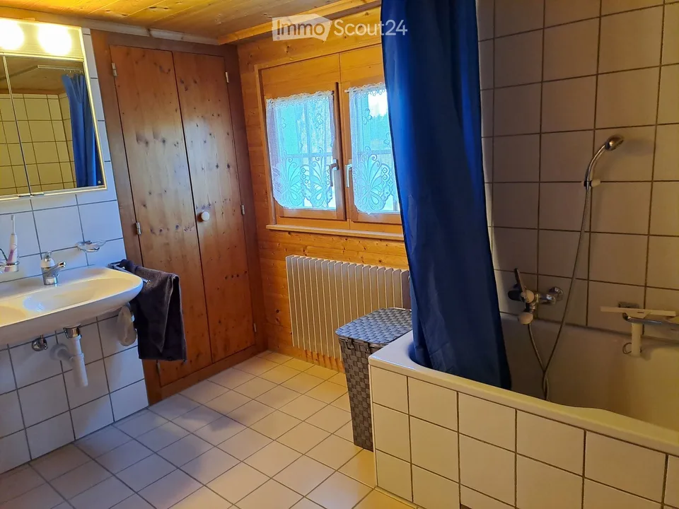 Charmant, moderne et très calme appartement-maisonnette de 4,5 pièces à Oberhelfenschwil