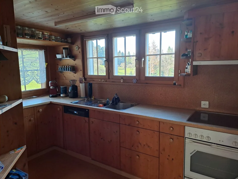 Charmant, moderne et très calme appartement-maisonnette de 4,5 pièces à Oberhelfenschwil