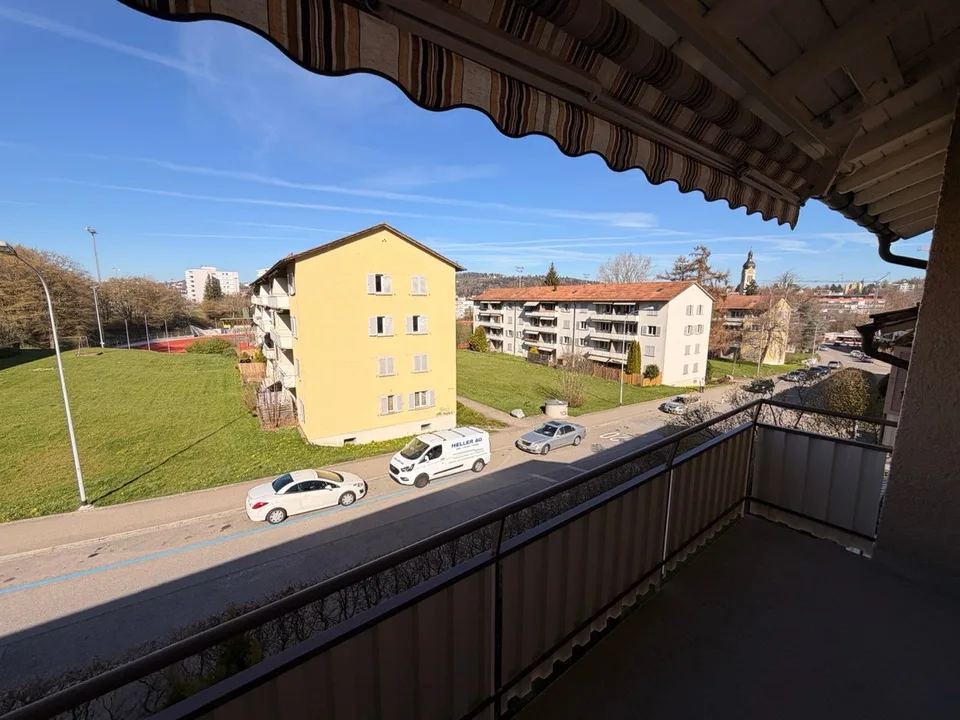 Appartamento di 3 locali luminoso con balcone a St. Gallen – posizione tranquilla